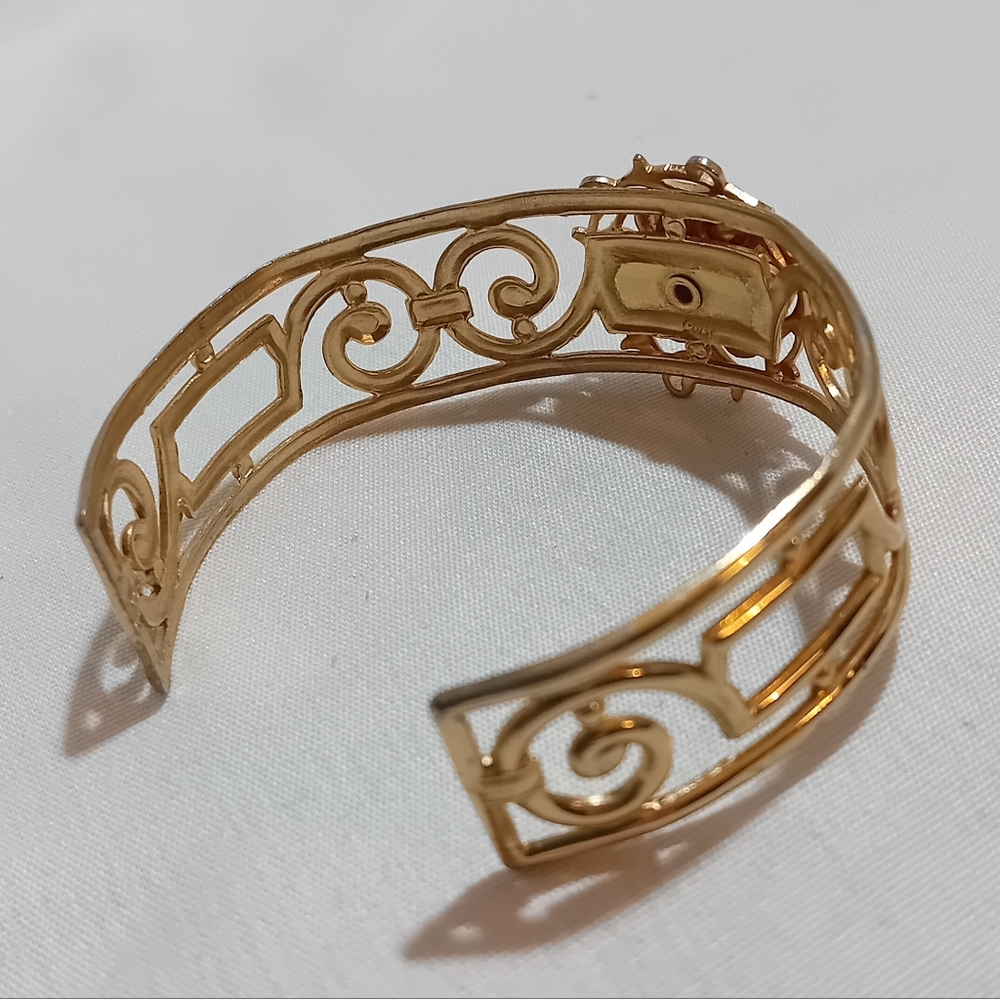 Vintage Coro Gold Cameo Bracelet - Picture 5 of 13
